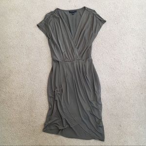 100% SILK Banana Republic green faux-wrap dress